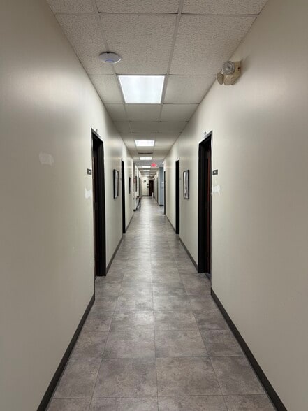 More Photos Of 10815 Huffmeister Rd, Houston Manufacturing For Lease