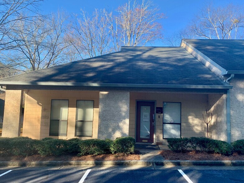 More Photos Of 875 Old Roswell Rd, Roswell Office For Sale