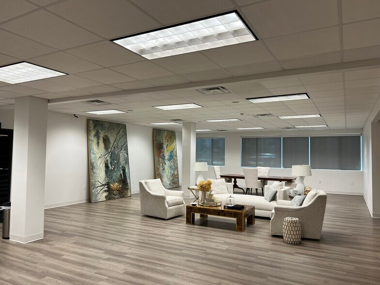 More Photos Of 802 SE Plaza Ave, Bentonville Office For Lease