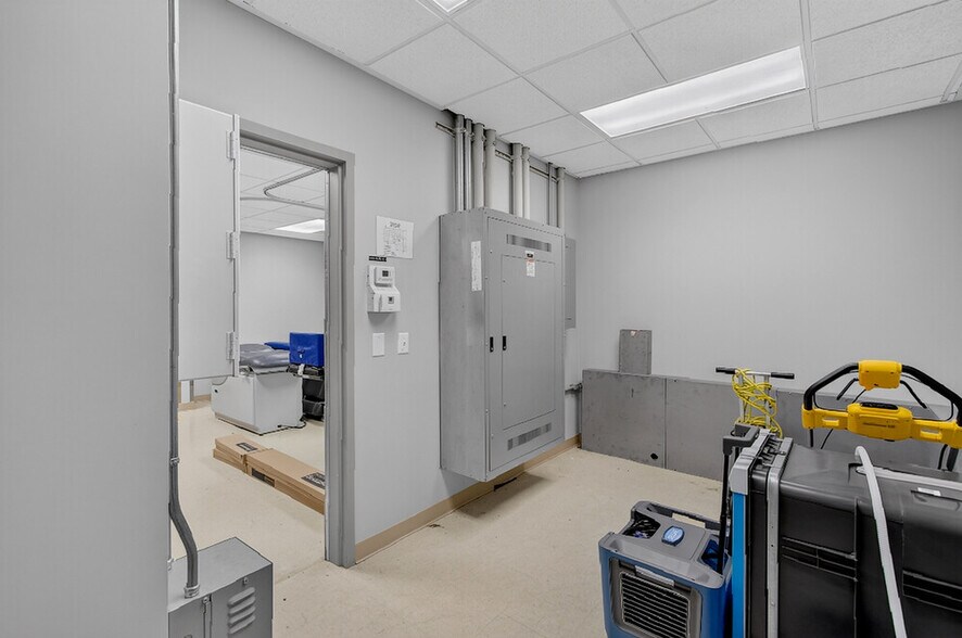 More Photos Of 1930 Charlie Hall Blvd, Charleston Medical For Lease