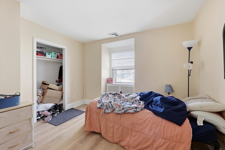 More Photos Of 24 W Stewart Ave, Lansdowne Specialty For Sale