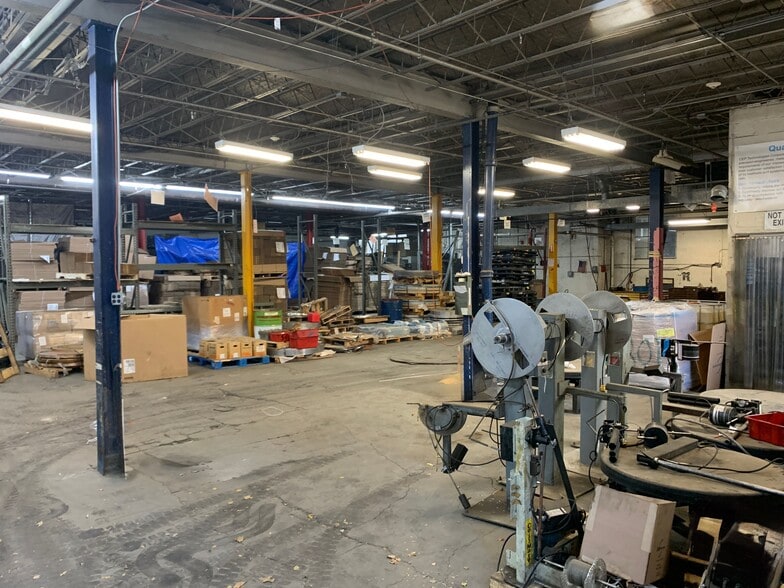 More Photos Of 775 Saw Mill River Rd, Yonkers Warehouse For Lease