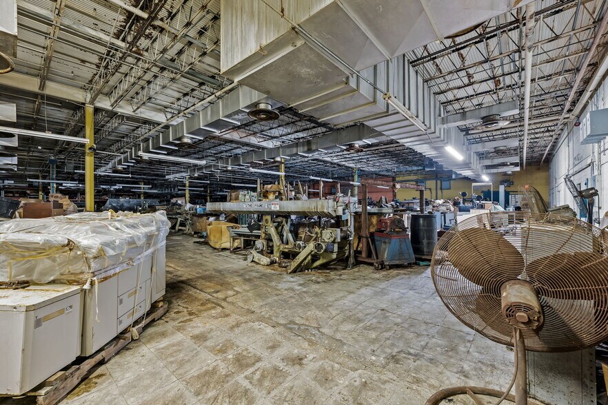 More Photos Of 1000 E Butler Ave, Liberty Manufacturing For Sale