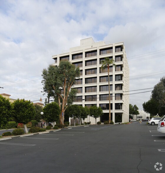 More Photos Of 500 E Olive Ave, Burbank Medical For Lease