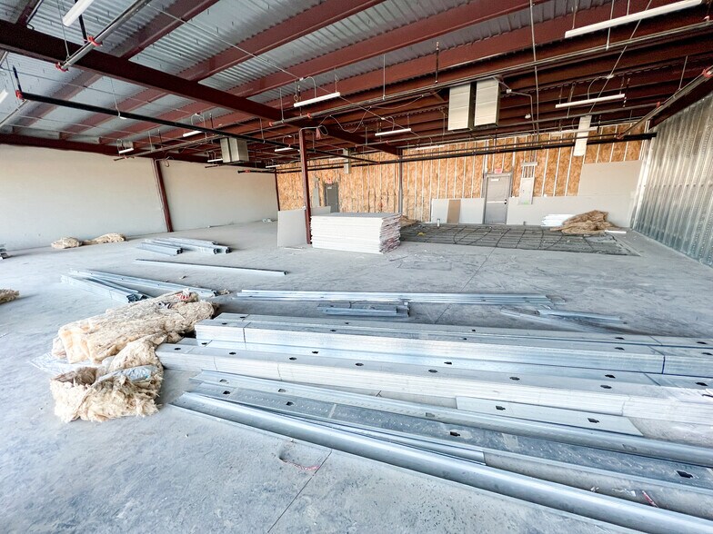 More Photos Of 900 E Florida Ave, Midland Storefront For Lease