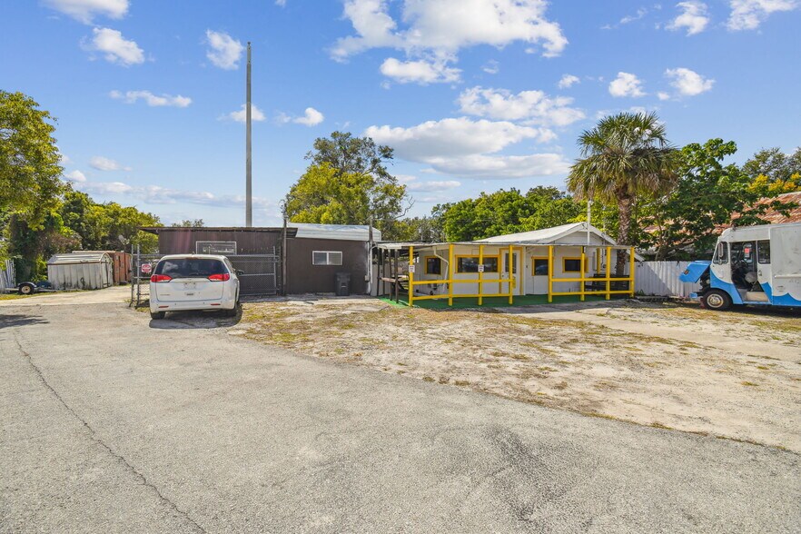More Photos Of 6432 N Orange Blossom Trl, Orlando Auto Dealership For Sale