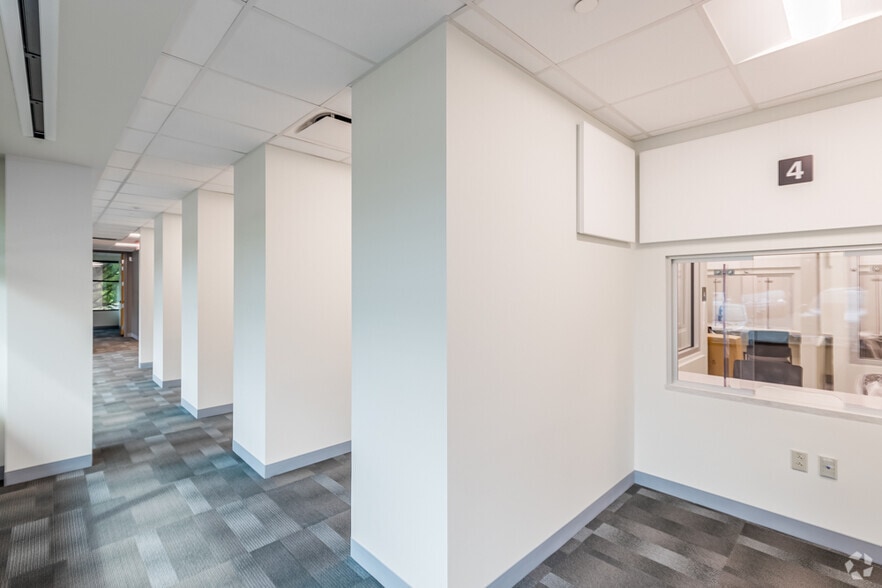 More Photos Of 300 Oxford Dr, Monroeville Office For Lease