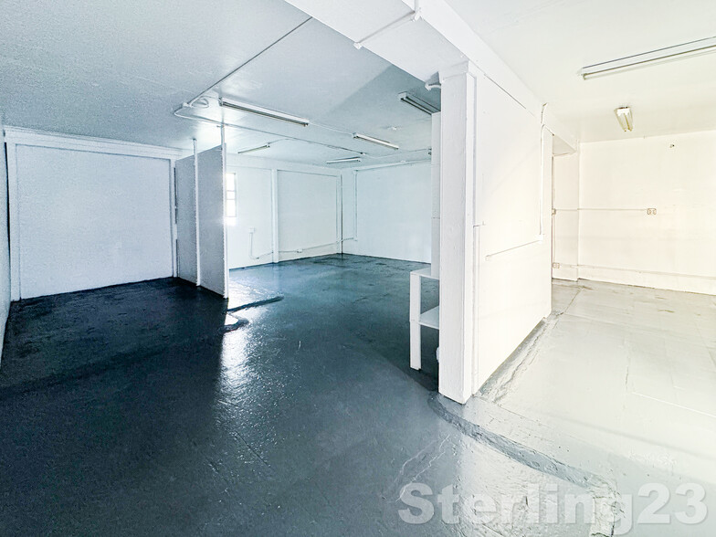 Primary Photo Of 2576 31st St, Astoria Flex For Lease