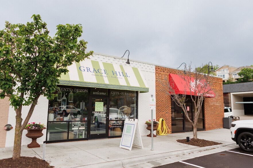 Primary Photo Of 755-795 E Lake St, Wayzata Storefront For Lease