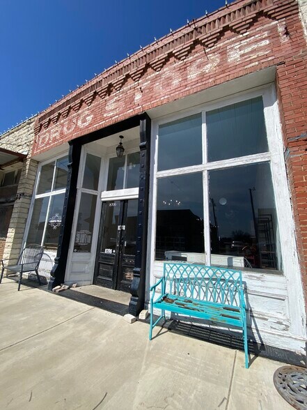 More Photos Of 8706 W US Highway 377, Tolar Flex For Lease