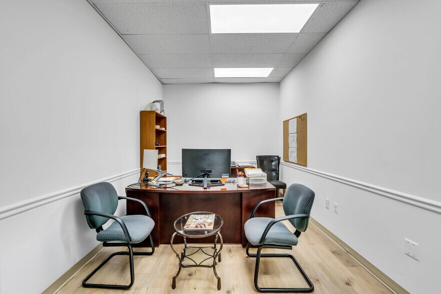 More Photos Of 5731 General Washington Dr, Alexandria Distribution For Sale