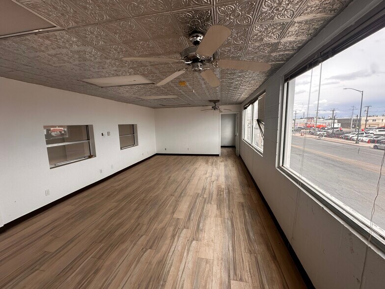 More Photos Of 2401 Alameda Ave, El Paso Showroom For Sale