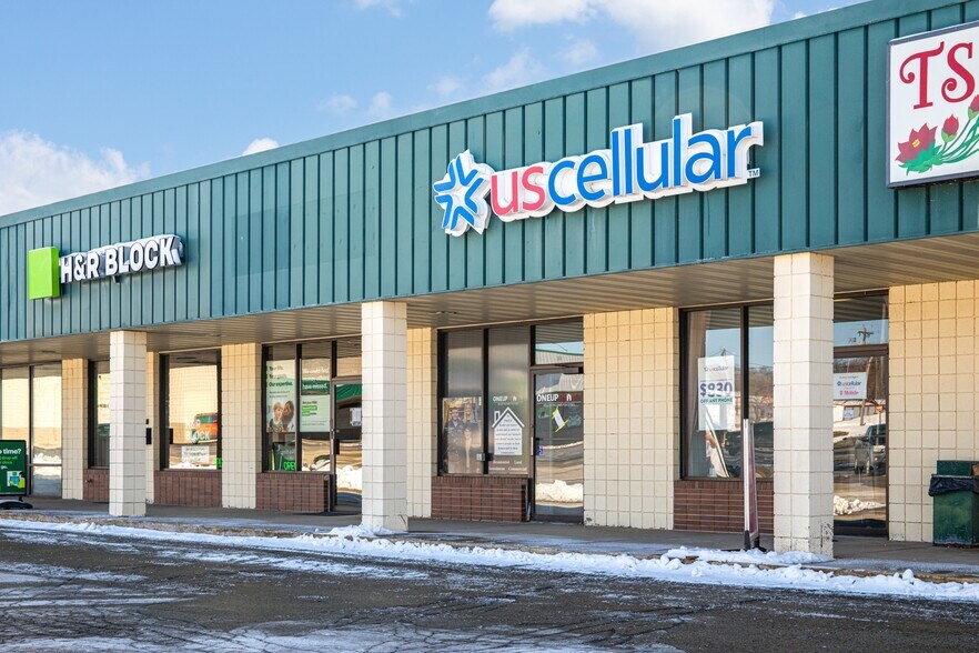 More Photos Of 720-756 Broadway St, Berlin Unknown For Lease