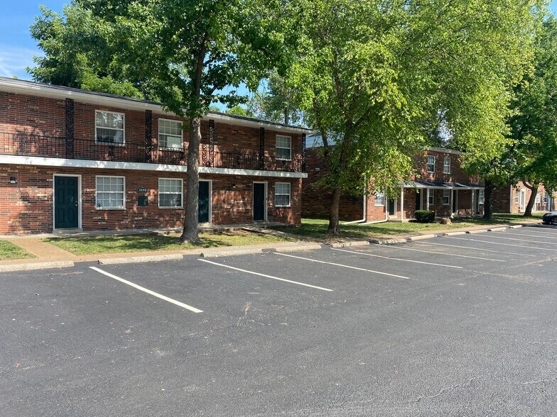 More Photos Of 1624 Northwinds Estates Dr, Saint Louis Apartments For Sale
