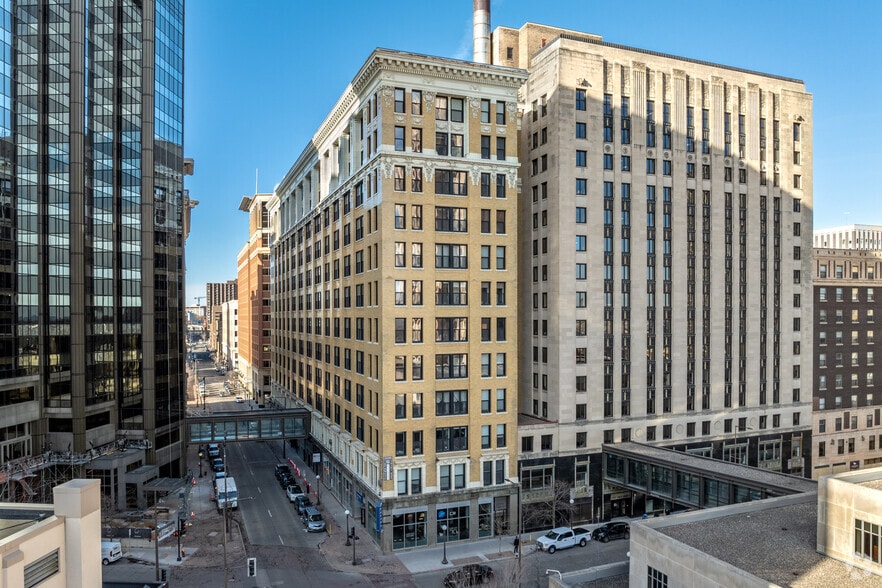 More Photos Of 360 Saint Peter St, Saint Paul Apartments For Lease