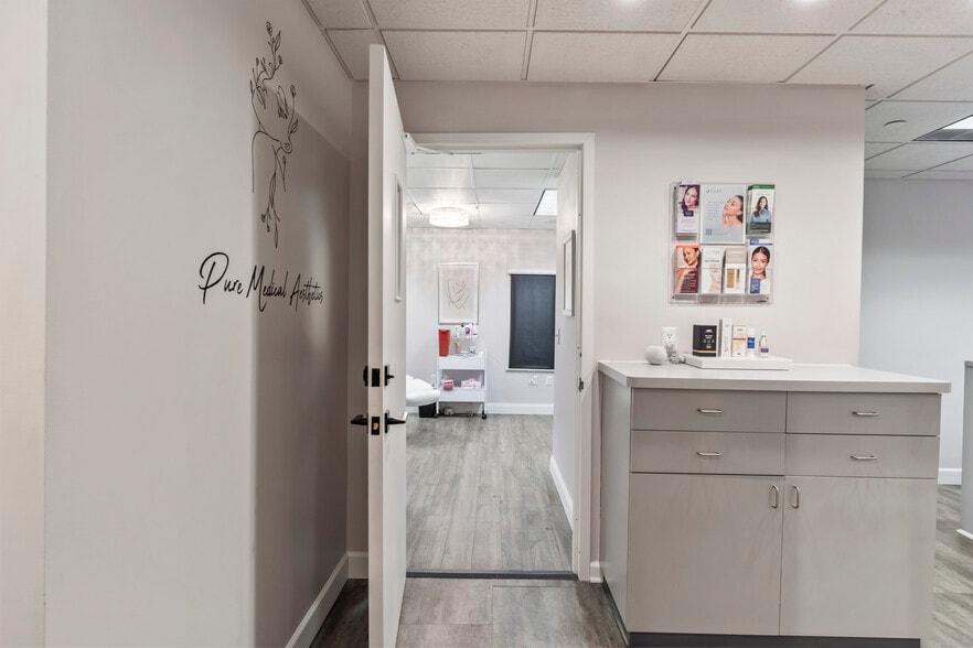 More Photos Of 148 East Ave, Norwalk Medical For Sale