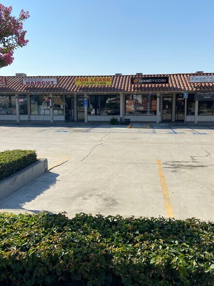 More Photos Of 3050 W Lincoln Ave, Anaheim Unknown For Lease