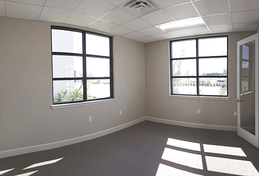 More Photos Of 8118 Fry Rd, Cypress Unknown For Lease