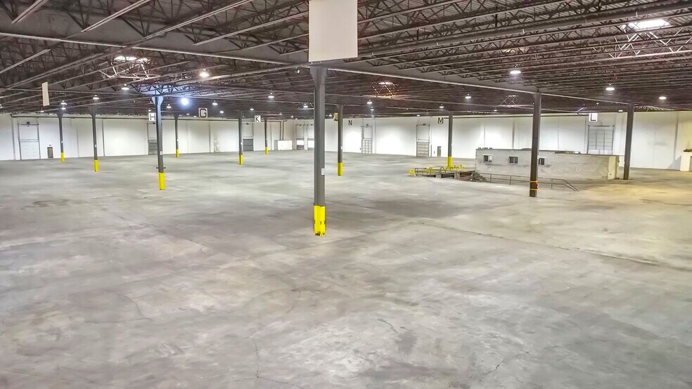 More Photos Of 1450 E Walnut St, Lancaster Manufacturing For Sale