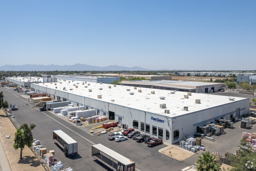 More Photos Of 4330-4480 N 43rd Ave, Phoenix Warehouse For Lease