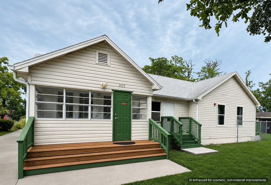 Primary Photo Of 2023 Jeffcott St, Fort Myers Office For Sale