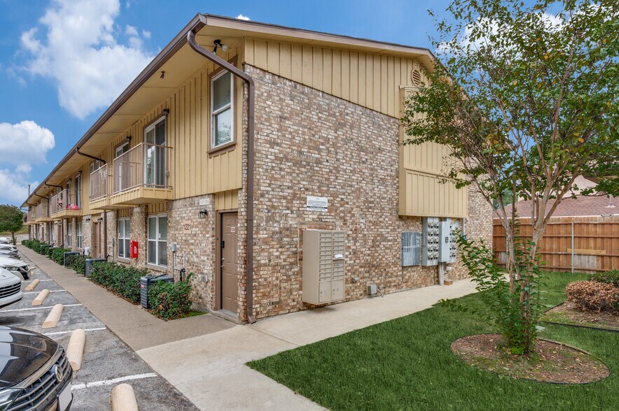 More Photos Of 1221 N Britain Rd, Irving Apartments For Sale