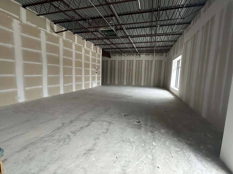 More Photos Of 101 S Main St, Le Sueur Storefront For Lease