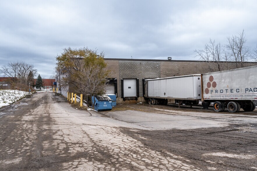 More Photos Of 1170 Ave 50th, Montréal Warehouse For Sale