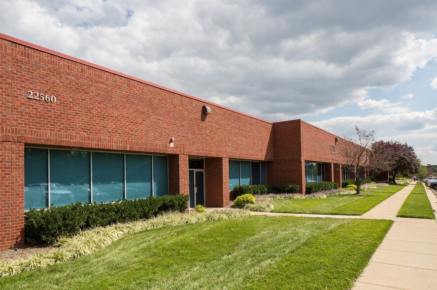 More Photos Of 22560 Glenn Dr, Sterling Unknown For Lease