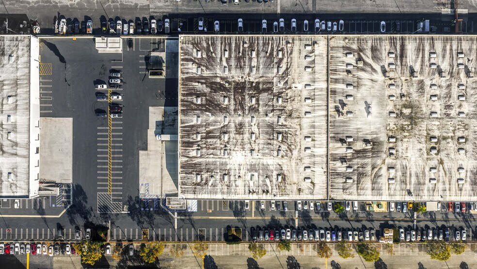 More Photos Of 525 Maple Ave, Torrance Distribution For Lease