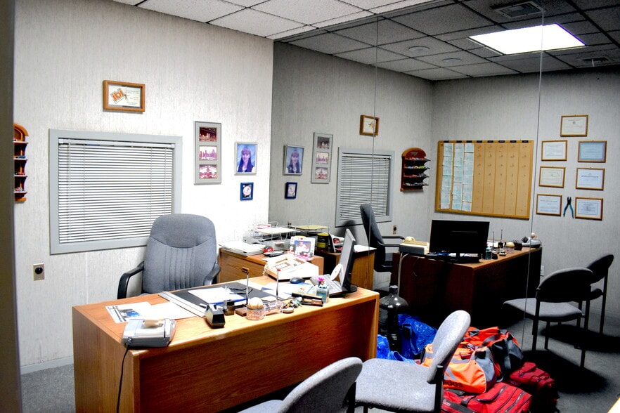 More Photos Of 546 E Meadow Ave, East Meadow Freestanding For Sale