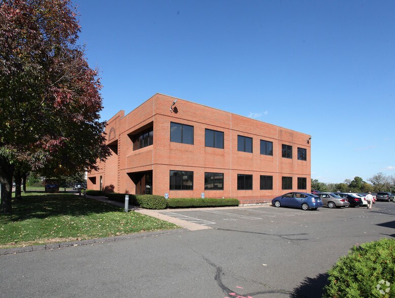 More Photos Of 864 Wethersfield Ave, Hartford Office For Lease