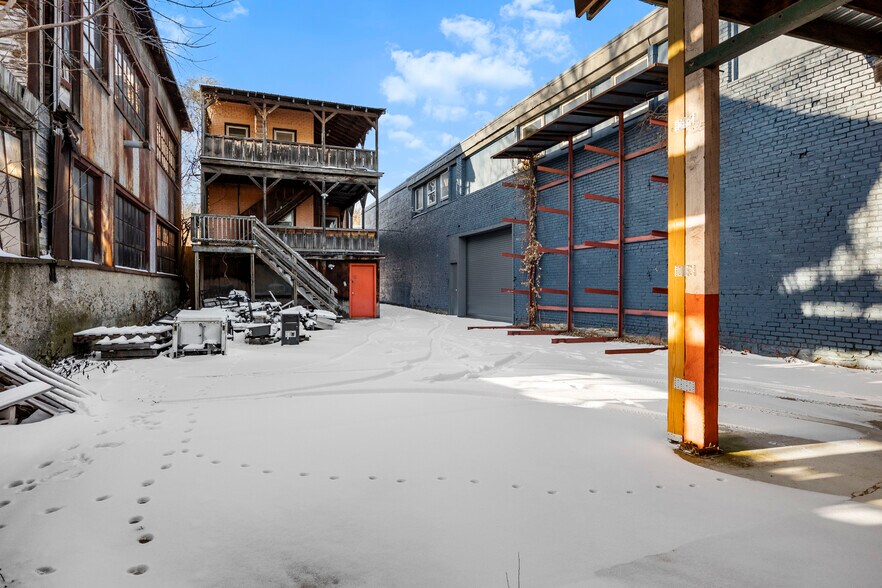 More Photos Of 403-409 N Pearl St, Albany Warehouse For Sale