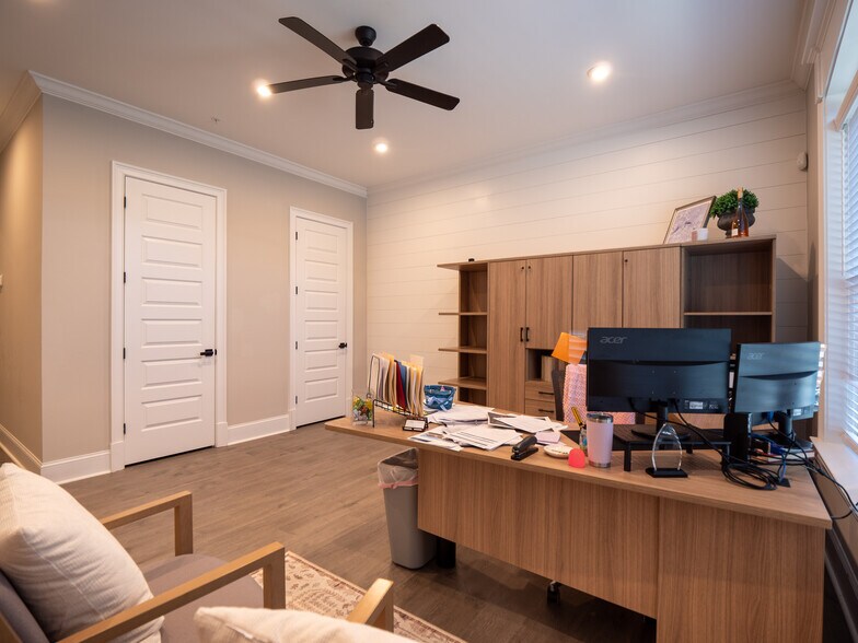 More Photos Of 3957 S Main St, Acworth Office For Sale