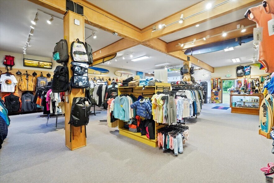 More Photos Of 171 Sunset Blvd, Cannon Beach Storefront Retail Residential For Sale