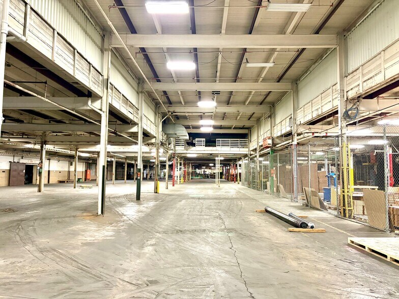 More Photos Of 239 Factory St, La Porte Warehouse For Lease