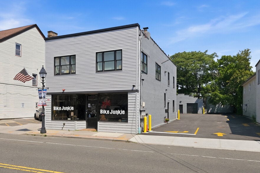 More Photos Of 272 Broadway, Bethpage General Retail For Sale