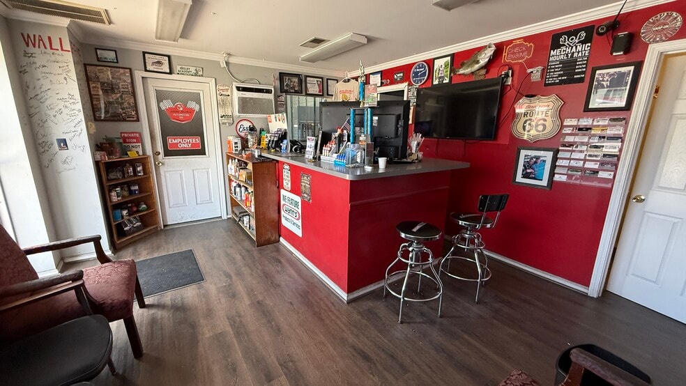 More Photos Of 3919 Highway 25, Montevallo Service For Sale