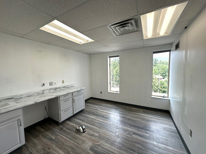 More Photos Of 2526 Monroeville Blvd, Monroeville Medical For Lease