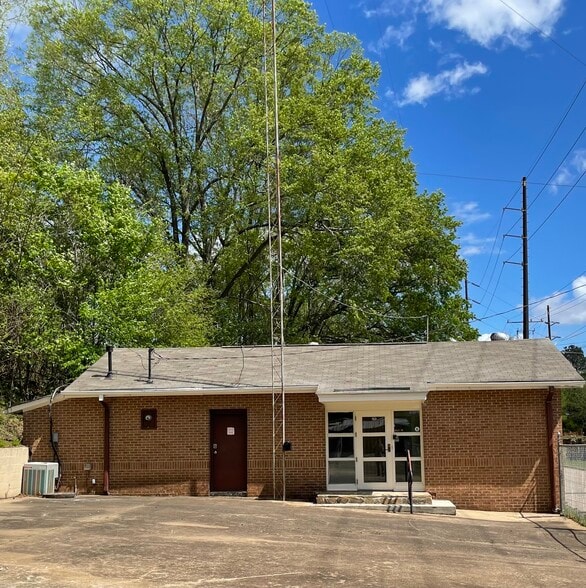 Primary Photo Of 120 Peters St, Lagrange Office For Sale