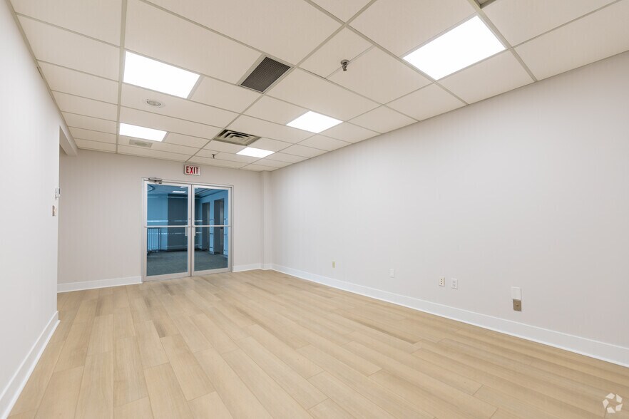 More Photos Of 2770 14th Ave, Markham Office For Lease