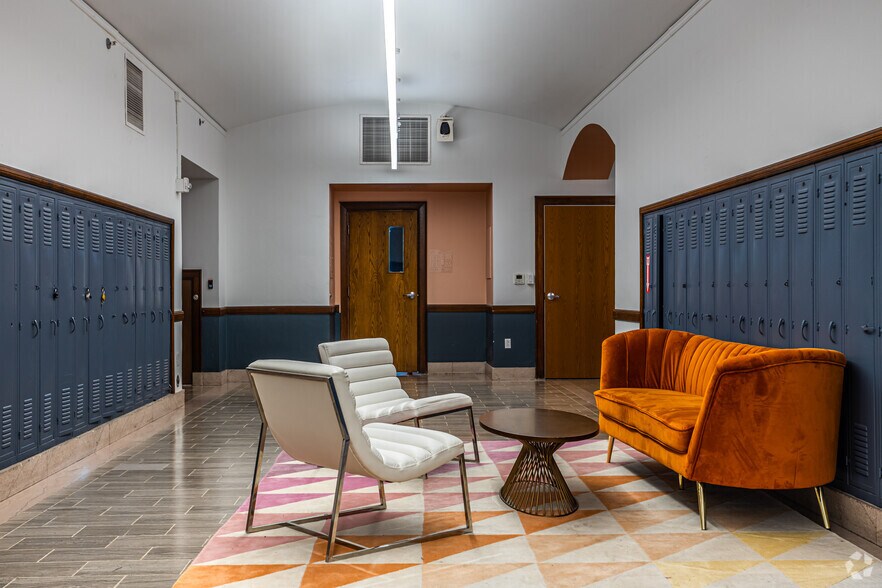 More Photos Of 300 E 39th St, Kansas City Office For Lease