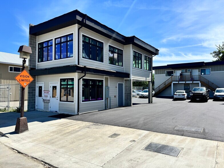 Primary Photo Of 704 Cliff St, Enderby Office For Lease