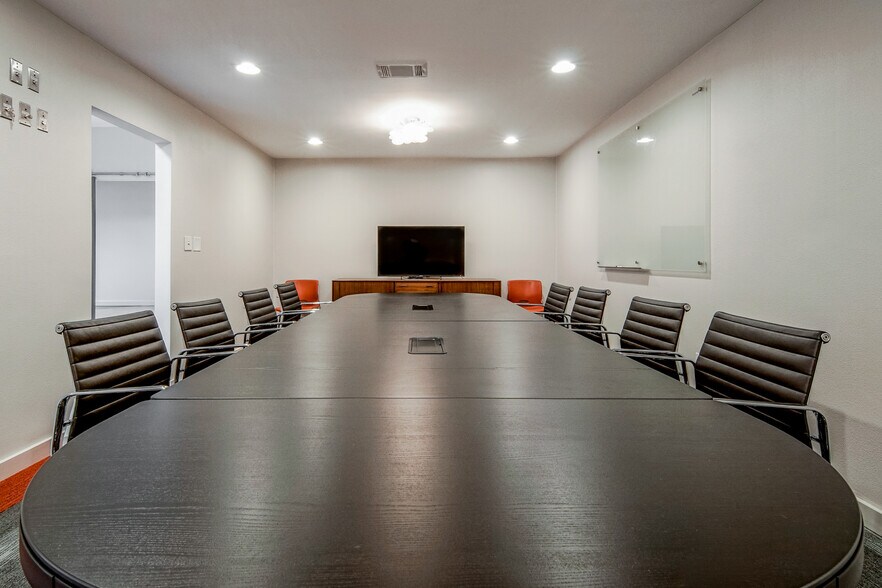 More Photos Of 1700 S Lamar Blvd, Austin Coworking Space