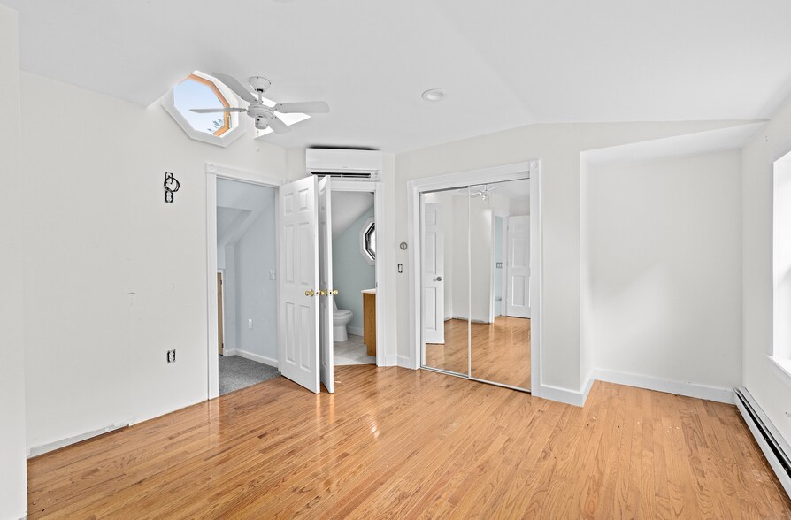 More Photos Of 72 Precinct St, Lakeville Flex For Sale