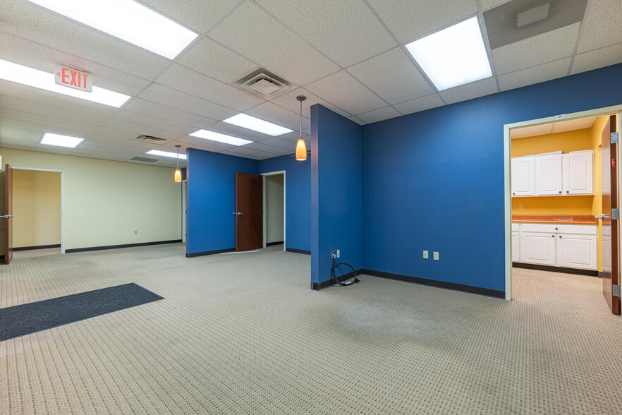 More Photos Of 3040-3050 S Kettering Blvd, Moraine Freestanding For Sale