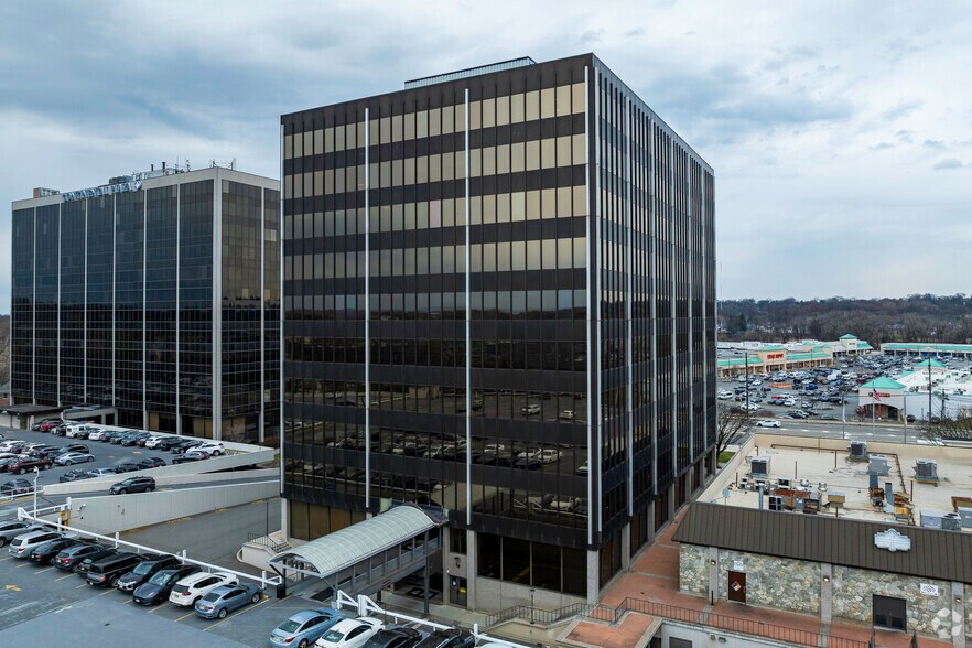 More Photos Of 411 Hackensack Ave, Hackensack Office For Lease