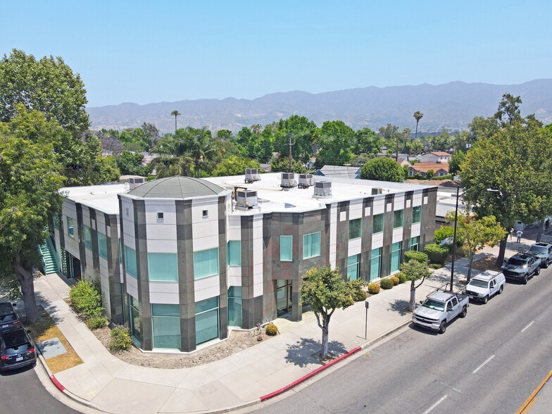 Primary Photo Of 1415 W Magnolia Blvd, Burbank Office Residential For Sale