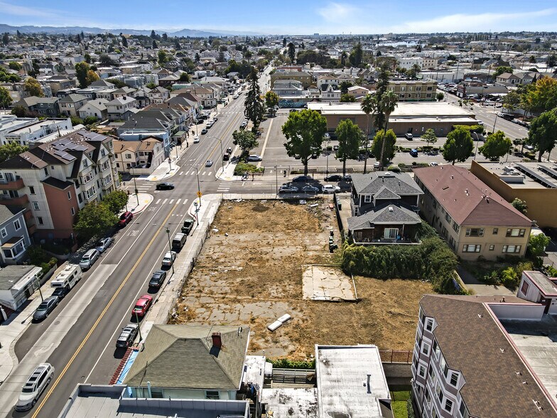 More Photos Of 229 International Blvd, Oakland Land For Sale