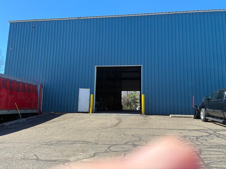 More Photos Of 185 Lafayette Rd, North Hampton Warehouse For Lease